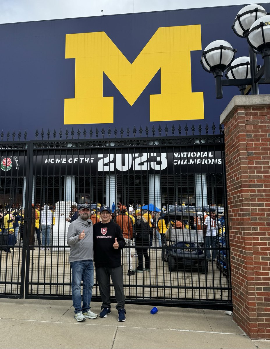 old ball coach/Noel Dean (@oldballcoach4) on Twitter photo Glad to have my college roommate in for a big game! Glad to have my college roommate in for a big game!