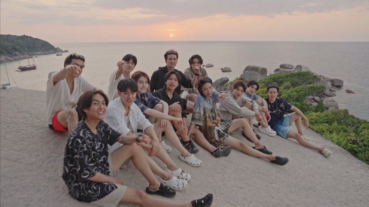 doublepp__'s tweet photo. บัสซิ่งไม่ใช่แค่รายการ แต่บัสซิ่งคือความทรงจำที่ดีที่สุดในช่วงเวลานึงเลย🤍 https://t.co/MyJwaueYy7