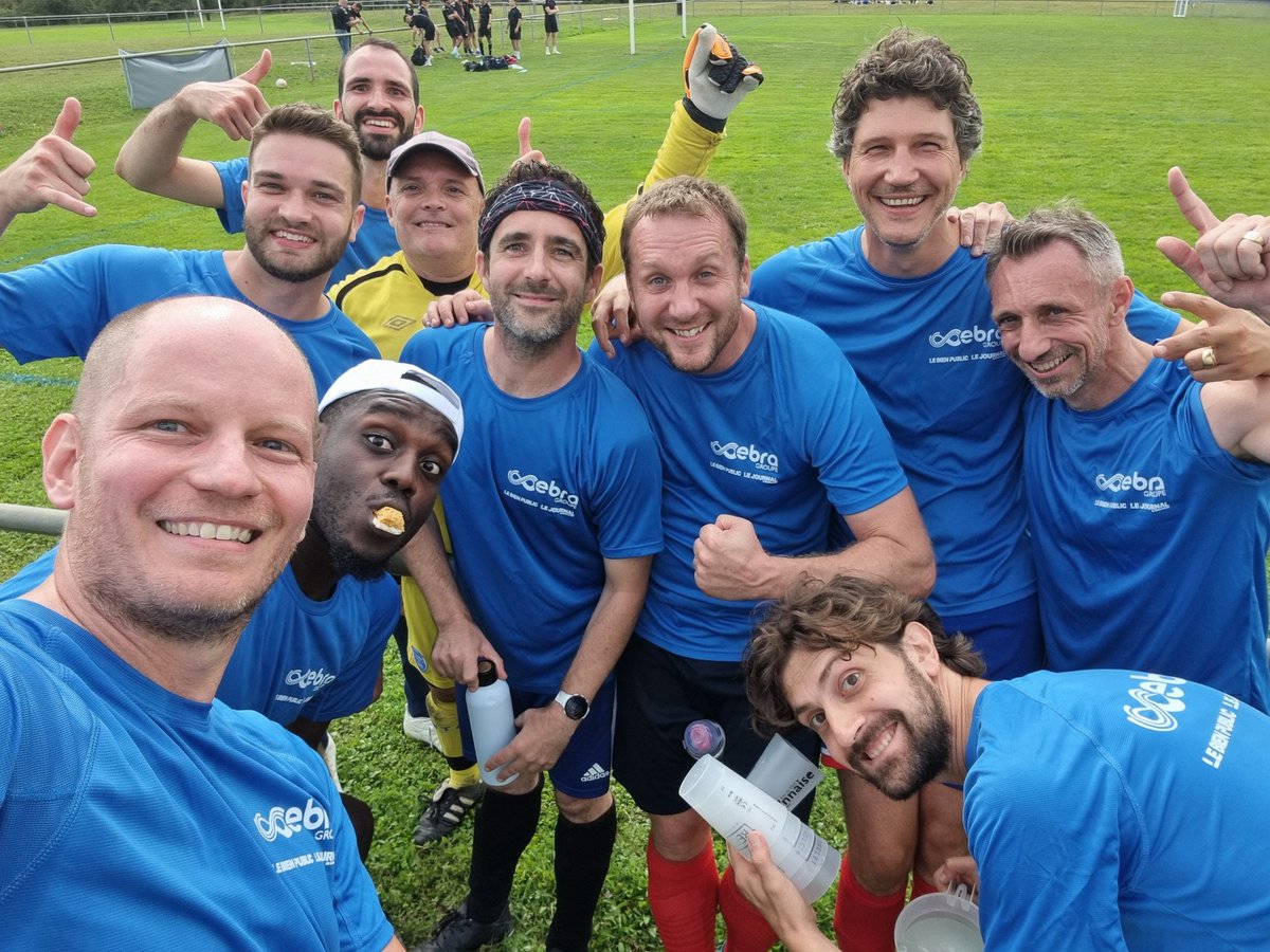 Nicolas Durdilly (@nicolasdurdilly) on Twitter photo Que des n°10 dans ma team <a href="/Lebienpublic/">Le Bien Public</a> <a href="/lejsl/">Le Journal de Saône-et-Loire</a>
4e du tournoi de foot de la Company Cup ⚽️ sorti en demi par <a href="/carriere_eric/">Eric Carrière</a> et sa team 🤪 Que des n°10 dans ma team <a href="/Lebienpublic/">Le Bien Public</a> <a href="/lejsl/">Le Journal de Saône-et-Loire</a>
4e du tournoi de foot de la Company Cup ⚽️ sorti en demi par <a href="/carriere_eric/">Eric Carrière</a> et sa team 🤪