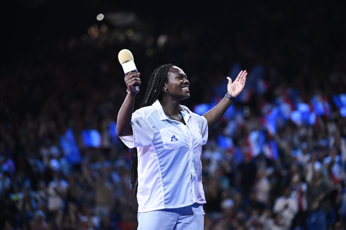 francejudo's tweet photo. Ce sourire nous avait manqué 🥰

De retour à l’Arena Champ-de-Mars, @Gnougnou25 a ambiancé le public et l’a remercié pour son incroyable soutien durant l’ensemble des Jeux. 🙌🇫🇷

💙 UNE SEULE ÉQUIPE 💙

📸 France Judo/KMSP
#EnsemblePourLHistoire #Paris2024 #FierdEtreJudoka https://t.co/wHfctoinci