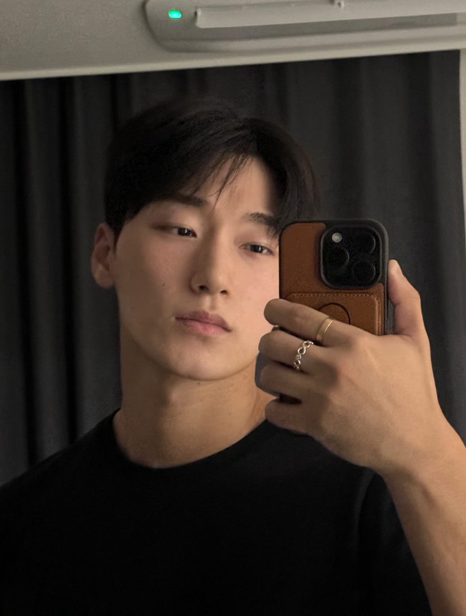 bonjour mes amis.

Trate de permanecer un poco más de tiempo dormido pero no lo conseguí, hoy es sábado así que toca disfrutar al máximo el fin de semana, pasen un día espléndido, beban mucha agua y coman algo delicioso.