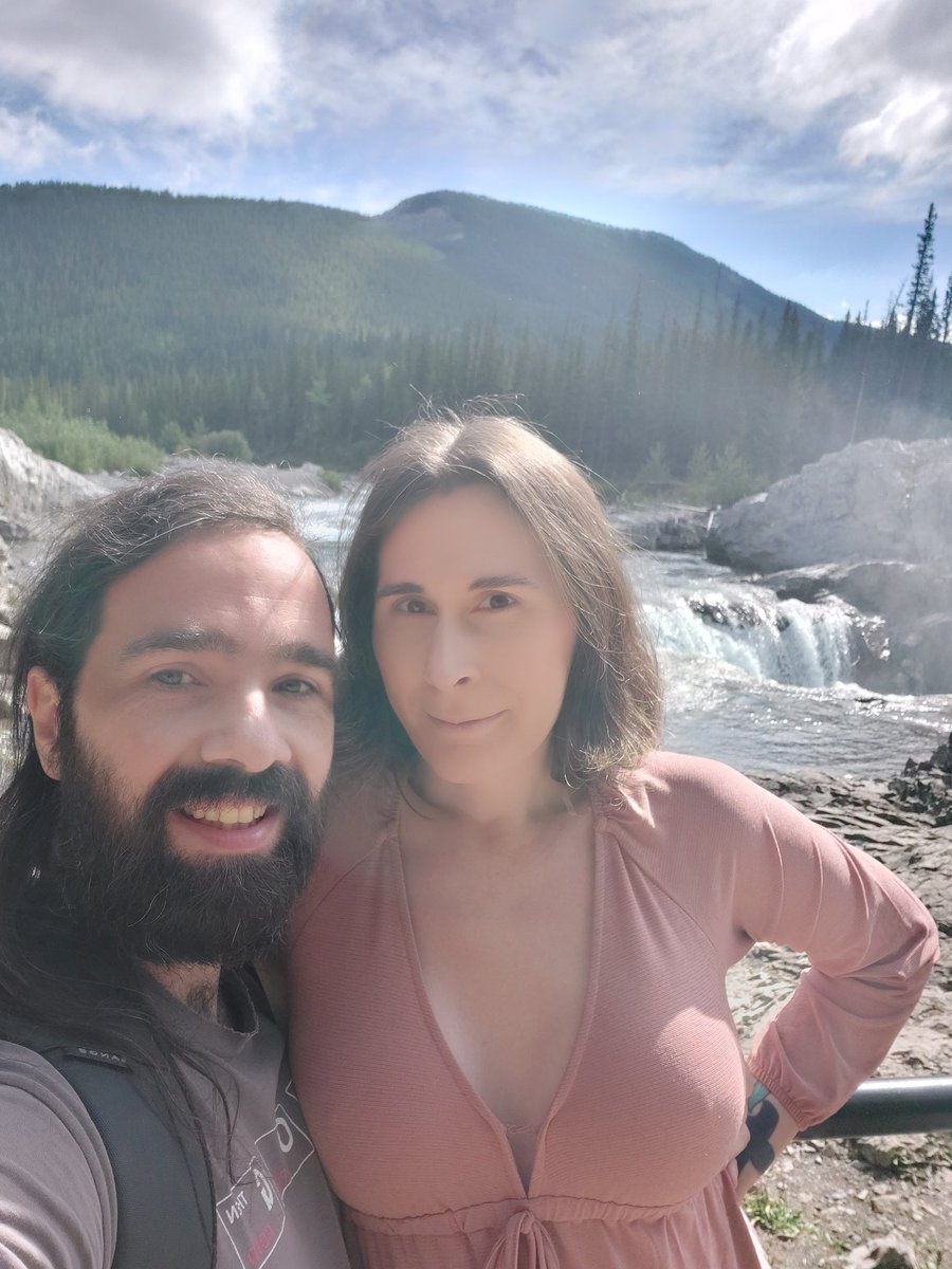 Edge209's tweet photo. Taking @TatiaLace to the airport today. This has been an incredible month, my heart is full, my love affirmed. It really sucks it's almost over, and there's so much we didn't do. This is just the beginning, though, not an end. 🥰

(This post brought to you by a future wifeguy) https://t.co/hVgtXgd2K8
