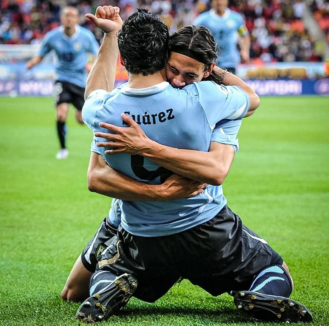 Este sentimiento que expresa la canción 🎵es el q sienten los uruguayos que pudieron verte jugar y también aquellos que tuvimos el privilegio de jugar a tu lado…te felicito por el camino,que como nos enseñó el MAESTRO ese camino va a ser nuestro mayor orgullo como profesional.un
