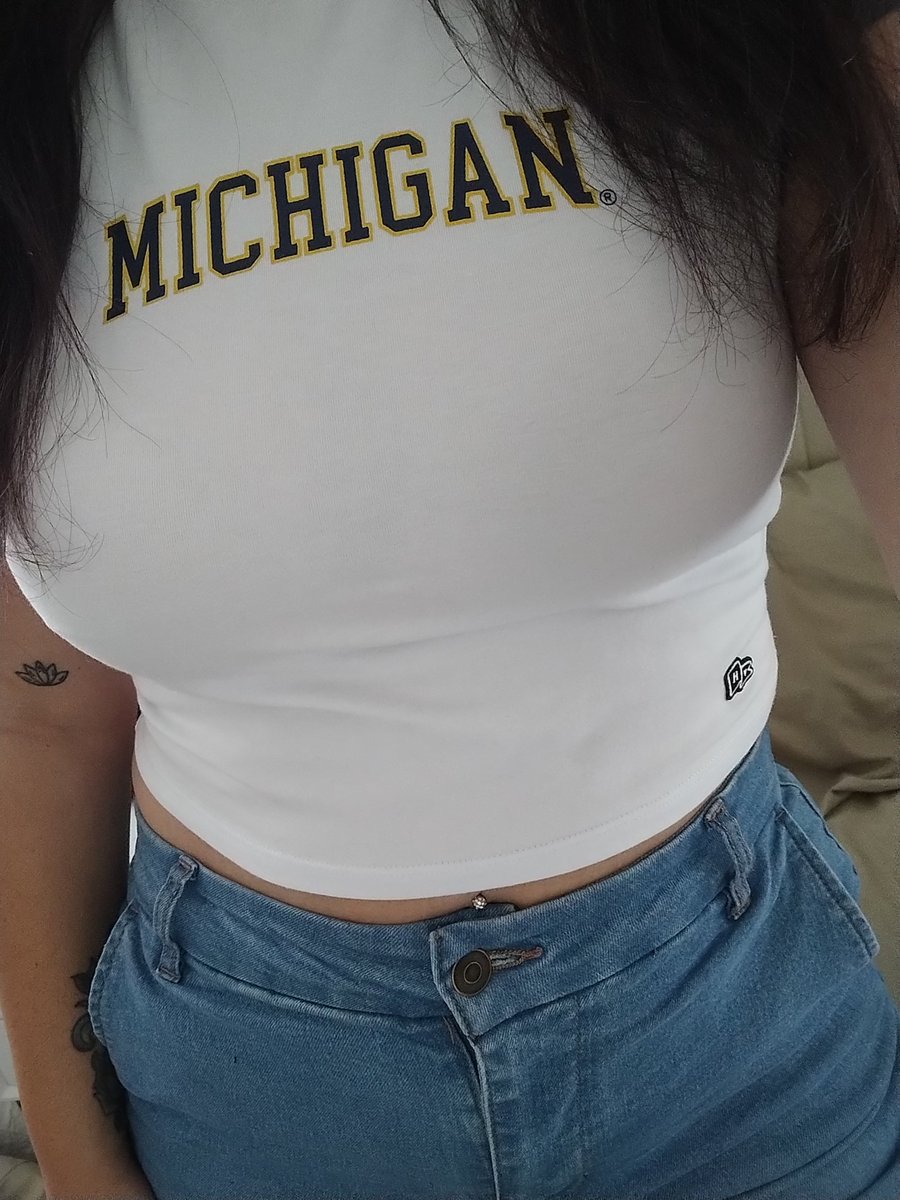 booksh_blackcat's tweet photo. It's Game Day, baby!!
#GoBlue #HornsDown https://t.co/pcN4r8Q56t