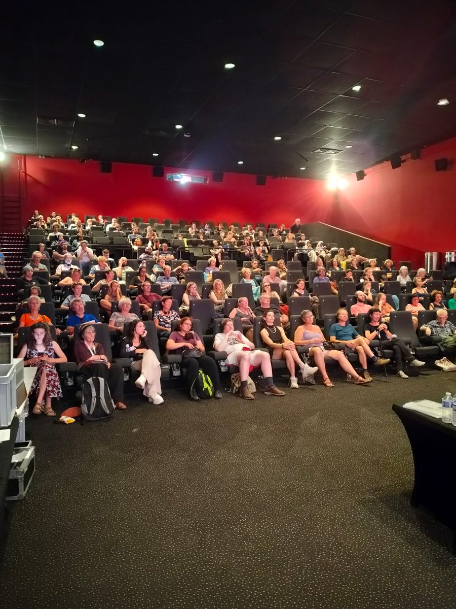 De voedingsindustrie bewerkt bewust onze voeding zo dat het verslavend en goedkoop is, maar met ernstige gezondheidsrisico’s <a href="/EvaKestemont/">Eva Kestemont</a> #ManiFiesta