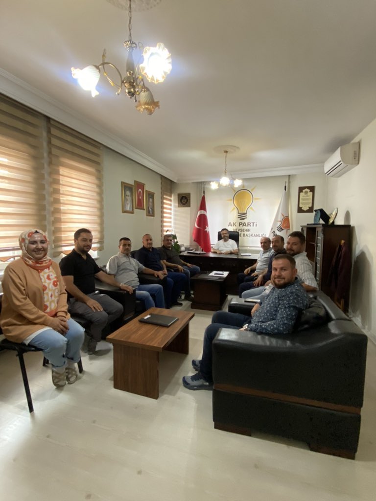 📍Nevşehir Merkez İlçe Başkanlığı 

         Merkez İlçe Başkanımız <a href="/av_muratozkaya/">AV.MURAT ÖZKAYA</a> başkanlığında yapılacak olan 8. Olağan Kongre hazırlıkları hakkında belde,köy, mahalle koordinatörlerimiz ile istişarelerde bulunduk.