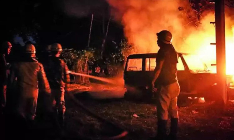 ভারতের মণিপুরে সহিংসতায় জরুরি অবস্থা জারি