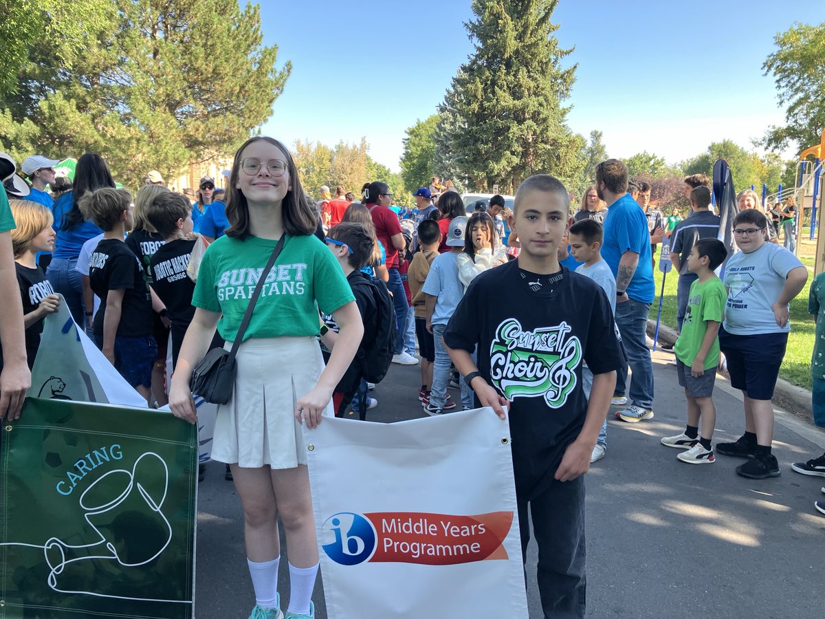 Ready for the Parade! 
⁦<a href="/SVVSDsupt/">Jackie Kapushion, Ed.D.</a>⁩ ⁦<a href="/SVVSD/">St. Vrain Valley Schools</a>deputy⁩ ⁦<a href="/SvvsdSchuh/">Kristopher Schuh</a>⁩ ⁦<a href="/NiwotHS/">Niwot High School</a>⁩ ⁦<a href="/niwotathletics/">Niwot Athletics</a>⁩ ⁦@SVVSD⁩ #stvrainstorm ⁦<a href="/goSVVSD/">Chase McBride</a>⁩ ⁦<a href="/PeaksMoose/">Indian Peaks Moose</a>⁩ ⁦<a href="/NiwotElem/">Niwot Elementary School</a>⁩ ⁦<a href="/BurlingtonSVVSD/">Burlington Elementary</a>⁩