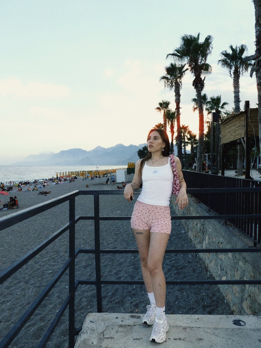 🌴