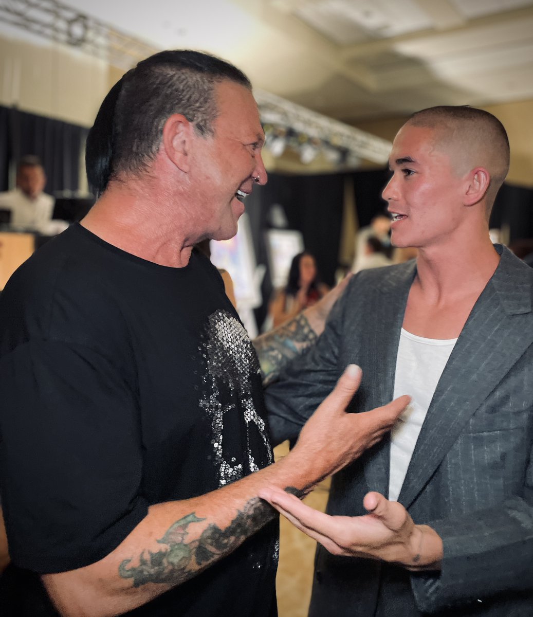 ParkWestGallery's tweet image. When Artists Collide! ✨

The incomparable Michael Godard and the multi-talented Booboo Stewart came together at our V.I.P. Orlando event. It was a true meeting of creative minds!

#ParkWestGallery #MichaelGodard #BoobooStewart #VIPExperience