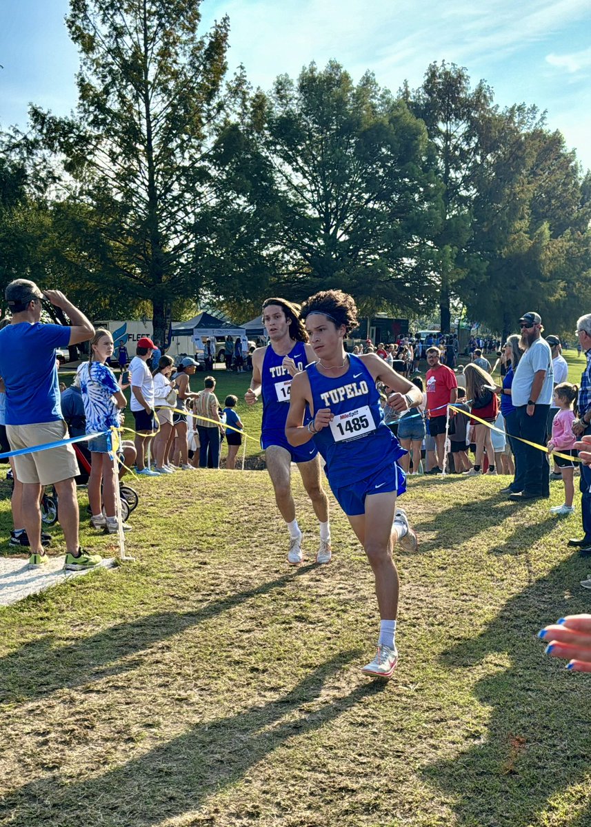 runhardrunfast's tweet photo. Record-breaking day @XCTupelo Invite🔥 @Andrew_Brown621 shattered the all-time @TupeloHigh 5k XC record held by my man @maxaholman Big PR for @brown_taylorb and a huge team W as well! @oldmanDavid @MileSplitMS @TupeloAthletics https://t.co/k3vaH0epKs