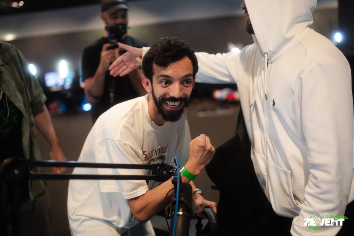 Quand Bigflo rencontre son idole.
📷 <a href="/ChloeRamdani/">Chloé</a> - #ZEVENT2024