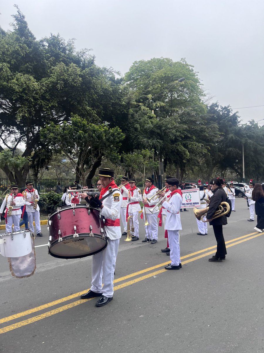 urozas73's tweet image. Celebrando el día de la familia, con gran orgullo! Un éxito realmente, lo curioso es que no hay prensa, mostrando a los peruanos un evento tan noble y bello como es “La Familia” la que nos da raices profundas, la que no nos deja caer ⁦@RPPNoticias⁩ ⁦@atvmasnoticias⁩