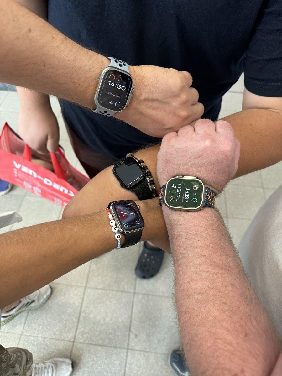 Heute mal die Apple Watch Gang komplett. Tag 1 beendet <a href="/IFA_Berlin/">IFA Berlin</a>