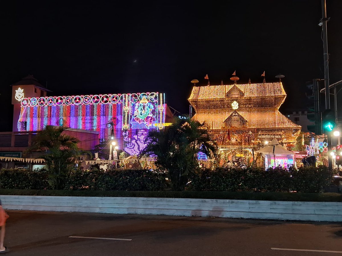 rhharikrishnan's tweet photo. Pazhavangadi MahaGanapathy Temple @ Thiruvananthapuram. ❇️ https://t.co/UjH9ejgbVt