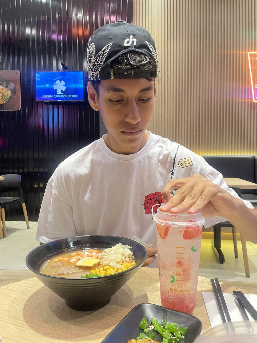 caazzee's tweet image. el siempre será mi persona favorita