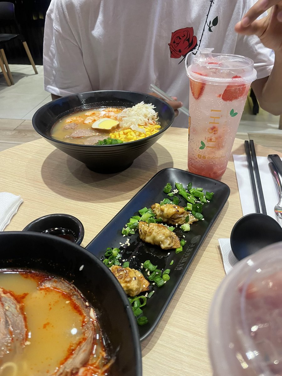 caazzee's tweet image. el siempre será mi persona favorita