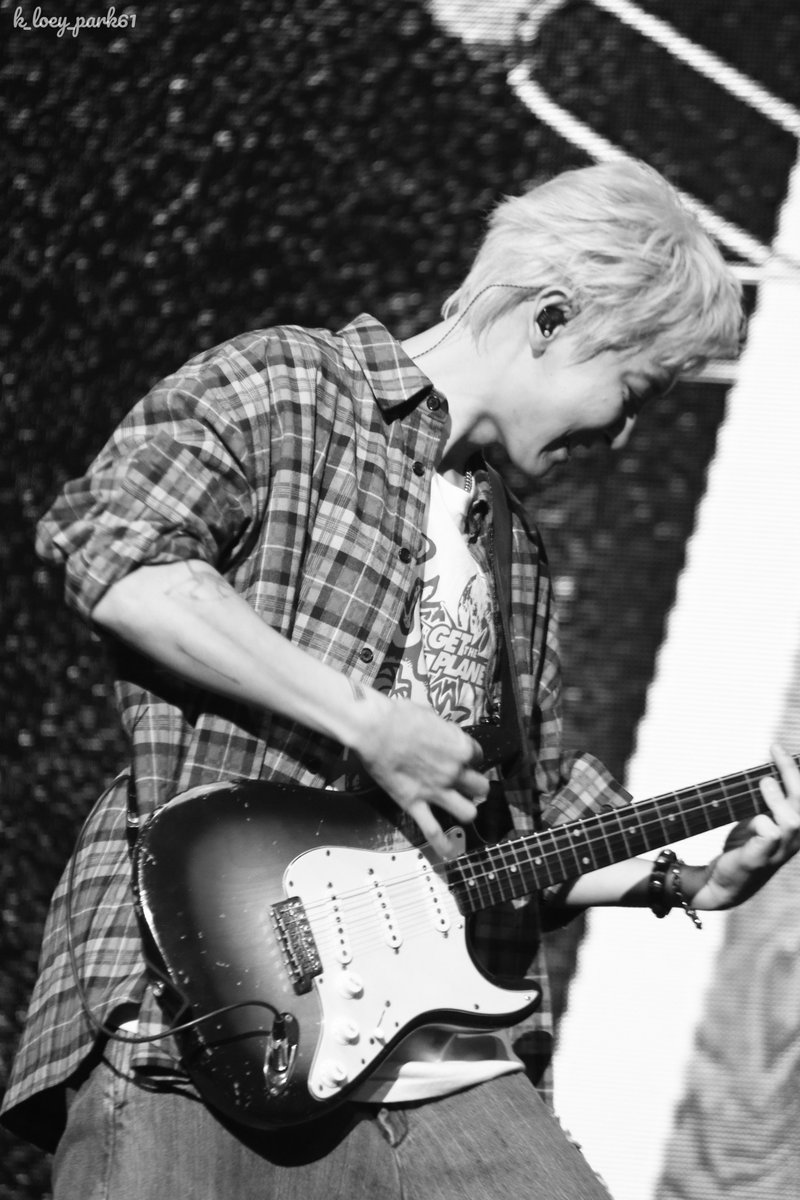 240907 도시풍경-서울 막콘

쿨 보이🎸

#CHANYEOL #찬열
#CHANYEOL_都市風景_City_scape_in_SEOUL
#2024_CHANYEOL_LIVETOUR #都市風景