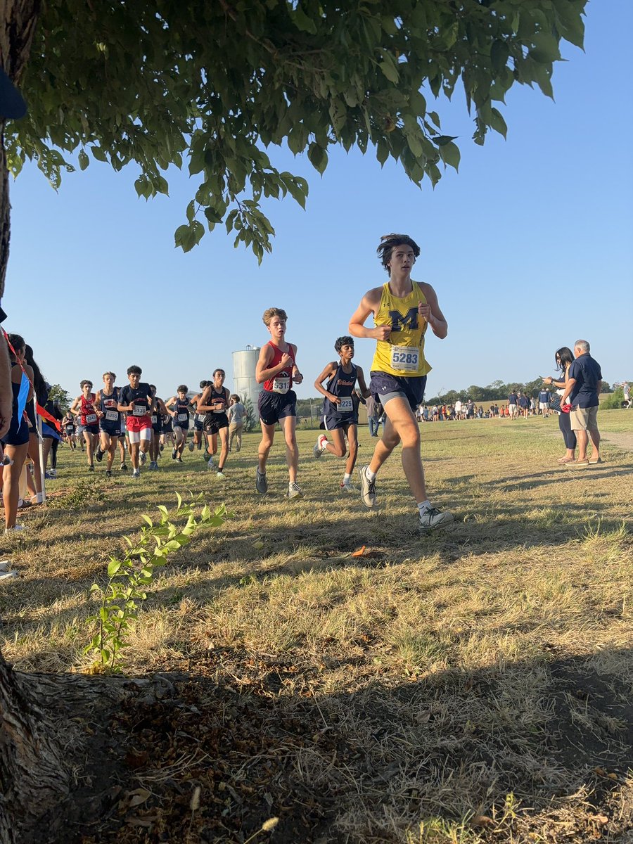 MHSLions_XC's tweet photo. 🚨Race results are in!
Varsity Boys: 10th
JV Boys: 10th
JV Girls: 15th
Four new PRs!
Ibrahima- 17:32
Liam- 19:41
Caleb S- 19:57
Colton- 20:57
Great work today Lions!! We'll be back out at Myers Park next Saturday! #GoldStandard〽️ #PACKATTACK🦁🏃 https://t.co/VCbcaIvnPq