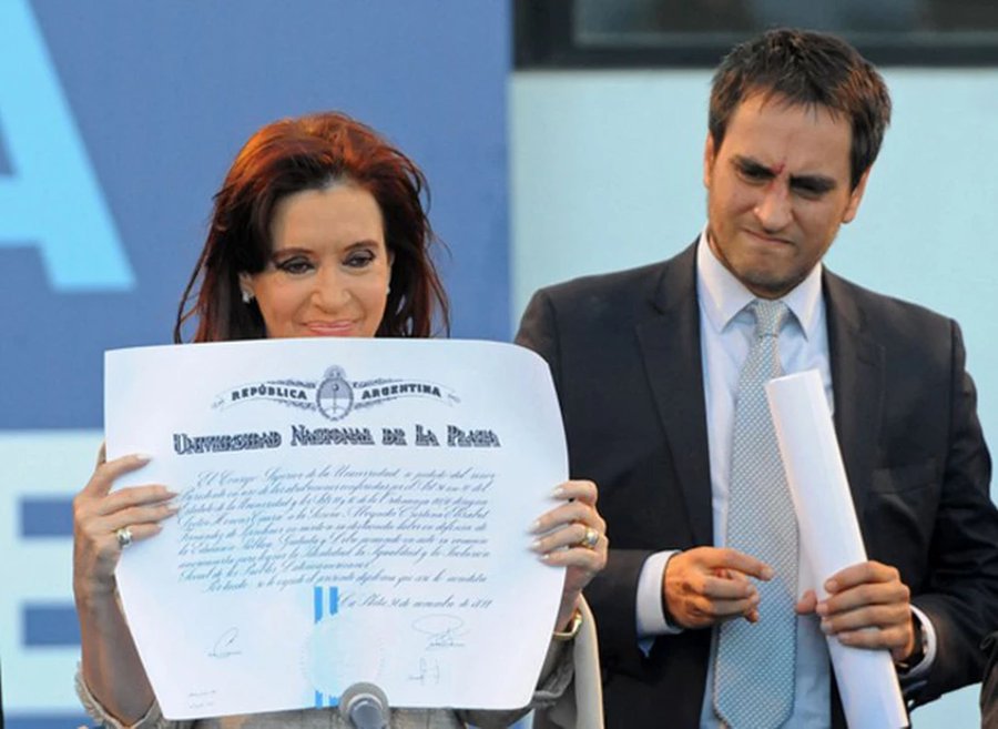 El Profe tweet media