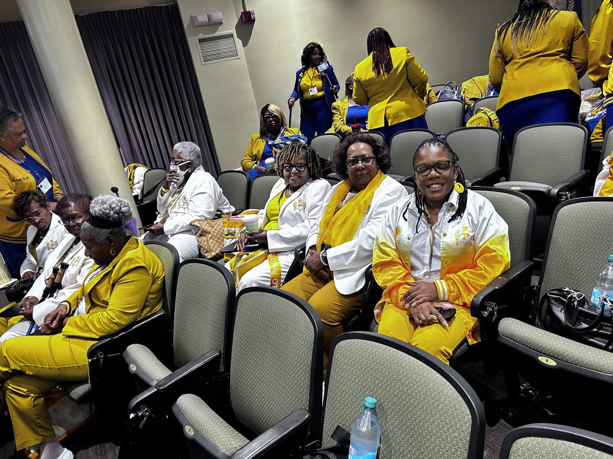 SGRhoCentral's tweet photo. Our first Area Meeting of the sorority year has started and we’re off to a great start to Elevating Central Region to the next Level of Greater.
Sorors don’t forget share your memories using the hashtag #AreaMeeting2024!
#SGRhoCentral #CaptivatingCentral #ElevatingCentral https://t.co/hERKbbGmrc