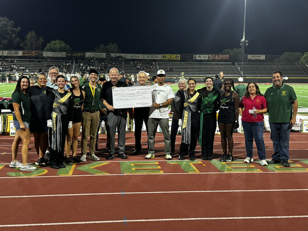 A fantastic night for Moorpark! It was wonderful to catch up with Carla Robertson, MUSD’s OG Board member, and celebrate the Noontime Rotary’s amazing $10,000 donation to MHS.