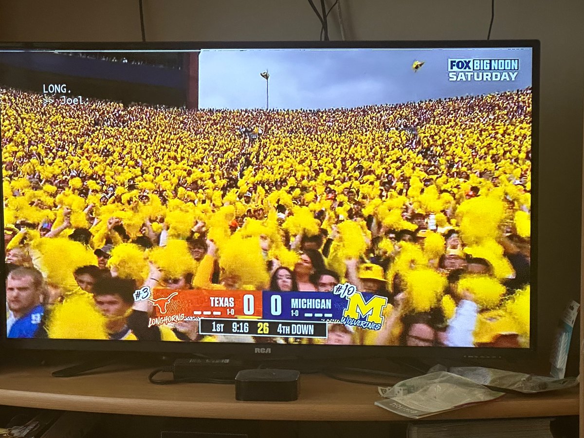 IAmTheKimmel's tweet photo. That’s a big sea of yellow, but…
GO BLUE!
#GoBlue
#MichiganFootball
#TexasMichigan https://t.co/rD0dPyfl6M
