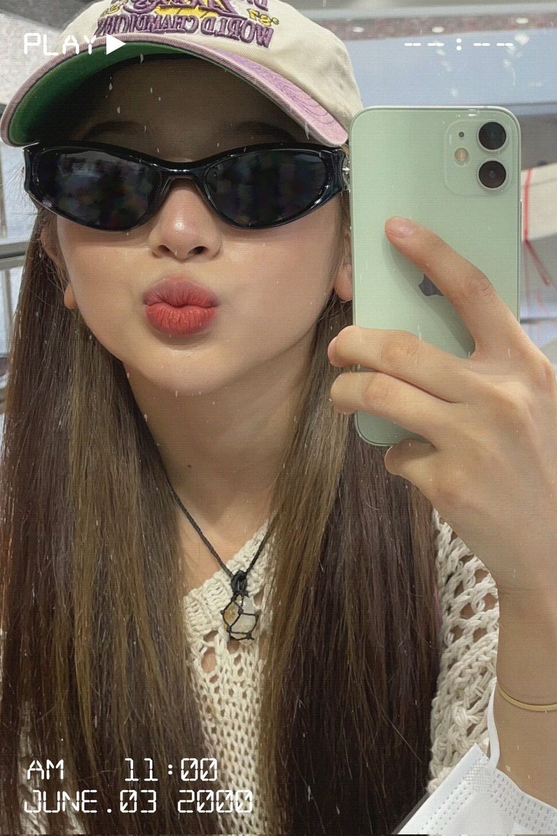 chloepicss's tweet photo. August chloe 😍
#ChloeYoung #클로이영 #BADVILLAIN #배드빌런 https://t.co/tgcQvoWF7d