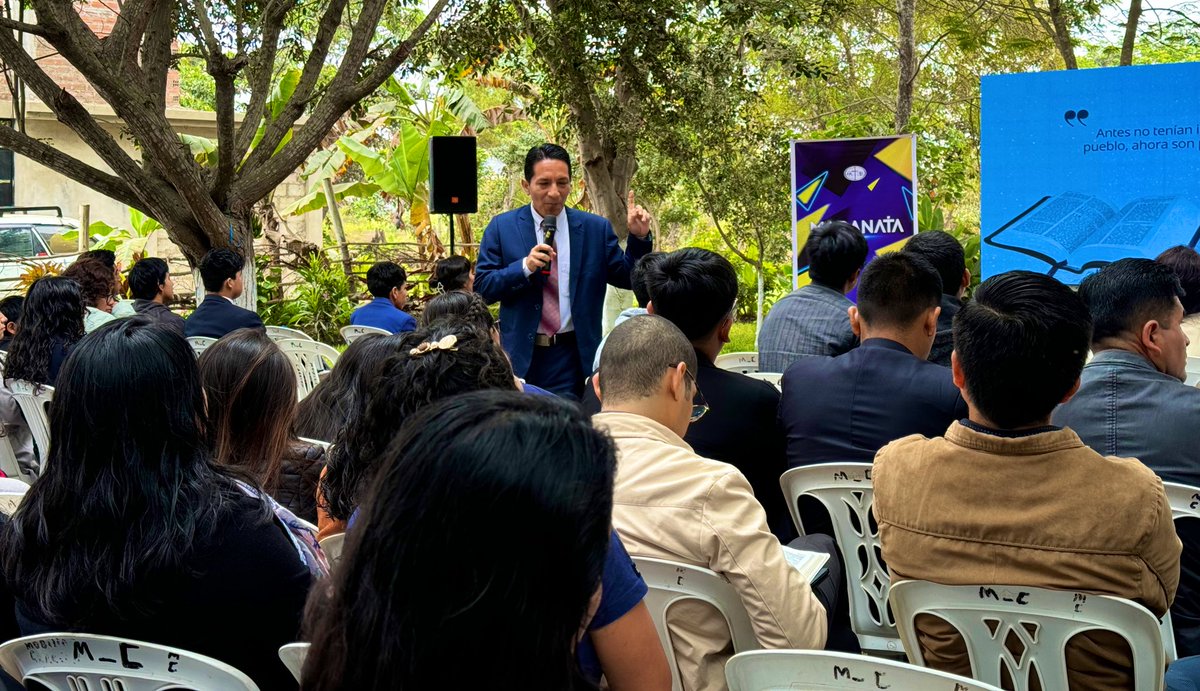AdventistasANoP's tweet photo. ✨ “Nuestra verdadera identidad se forma a través de la 📜 Palabra de Dios, escudriñando e investigando”

| Dr. Benjamín Rojas- Decano de la Facultad de Teología UPeU 🏫, nos recalca en su seminario 🙋🏻‍♂️ “Identidad”🙋🏻‍♀️ https://t.co/dfwkvmofe2