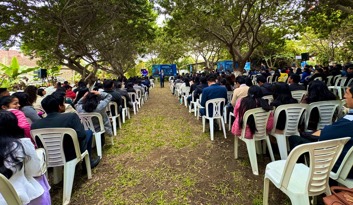 ✨ “Nuestra verdadera identidad se forma a través de la 📜 Palabra de Dios, escudriñando e investigando”

| Dr. Benjamín Rojas- Decano de la Facultad de Teología UPeU 🏫, nos recalca en su seminario 🙋🏻‍♂️ “Identidad”🙋🏻‍♀️