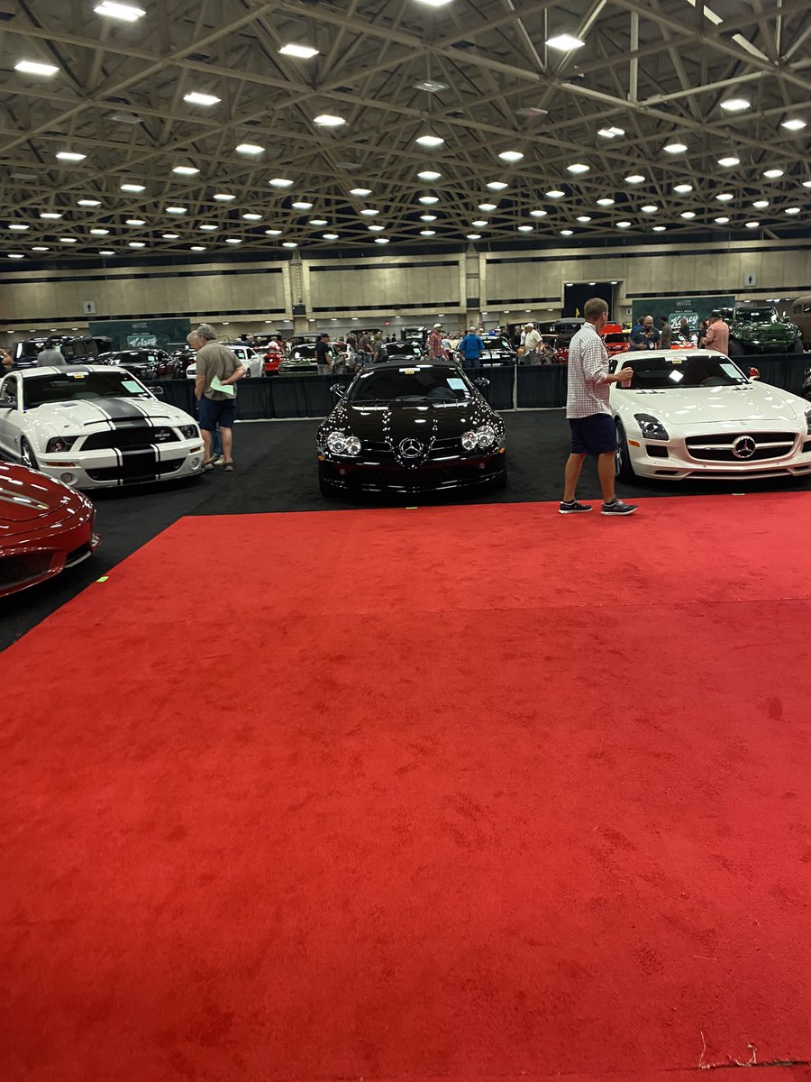 yeetus445's tweet photo. Made it to a bucket list, Mecum in Dallas https://t.co/EeNVrkgd4p