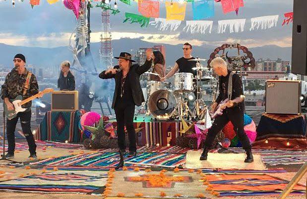 u2peru's tweet photo. DOCUMENTO HISTÓRICO
Fotos de la filmación del clip inédito "Get Out On Your Own Away" en el edificio Expo Reforma (CDMX), 2017... 🥰😍🤩🥳
📷 Gracias a @BetoCorleone, vía @U2Soul!!!
#U2 #SongsOfExperience #Bono #TheEdge #AdamClayton #LarryMullenJr #TJT30tour #U2history #CDMX https://t.co/vFYTo5sEic