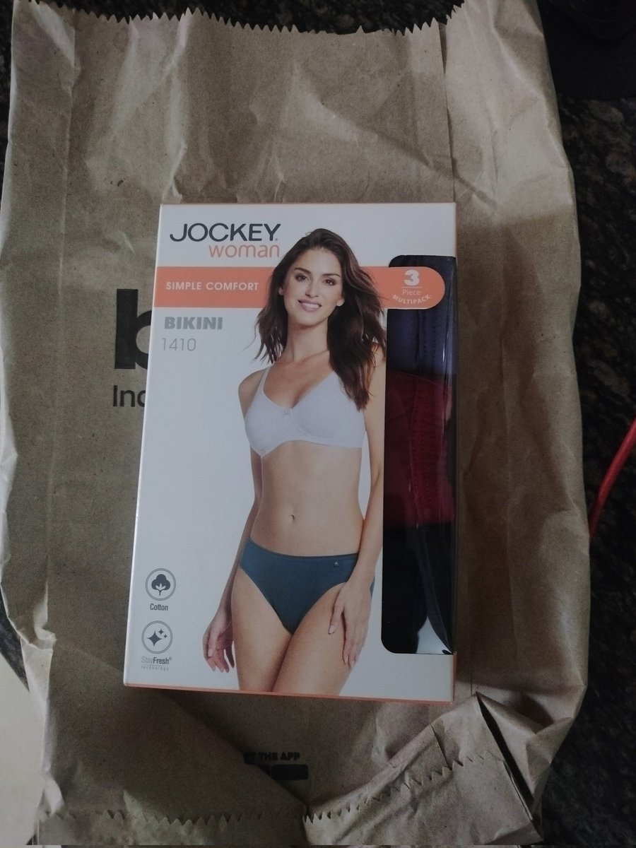 XXXbollyqueens's tweet photo. Hello @letsblinkit what is this ? . Ordered men's underwear but delivered women's.  What should I do with this? https://t.co/8hXgCCKCRn