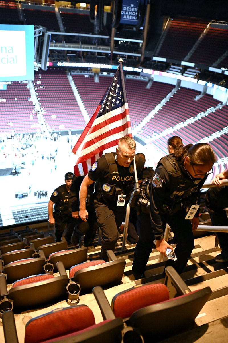 DDArenaAZ's tweet image. Thank you to the 100 Club Of Arizona for another amazing annual Tower Challenge, and thank you to the participants for climbing the 2,071 steps in honor of our fallen heroes and first responders. ❤️
.
.
#100ClubOfArizona #TowerChallenge #Glendale #Phoenix #Arizona