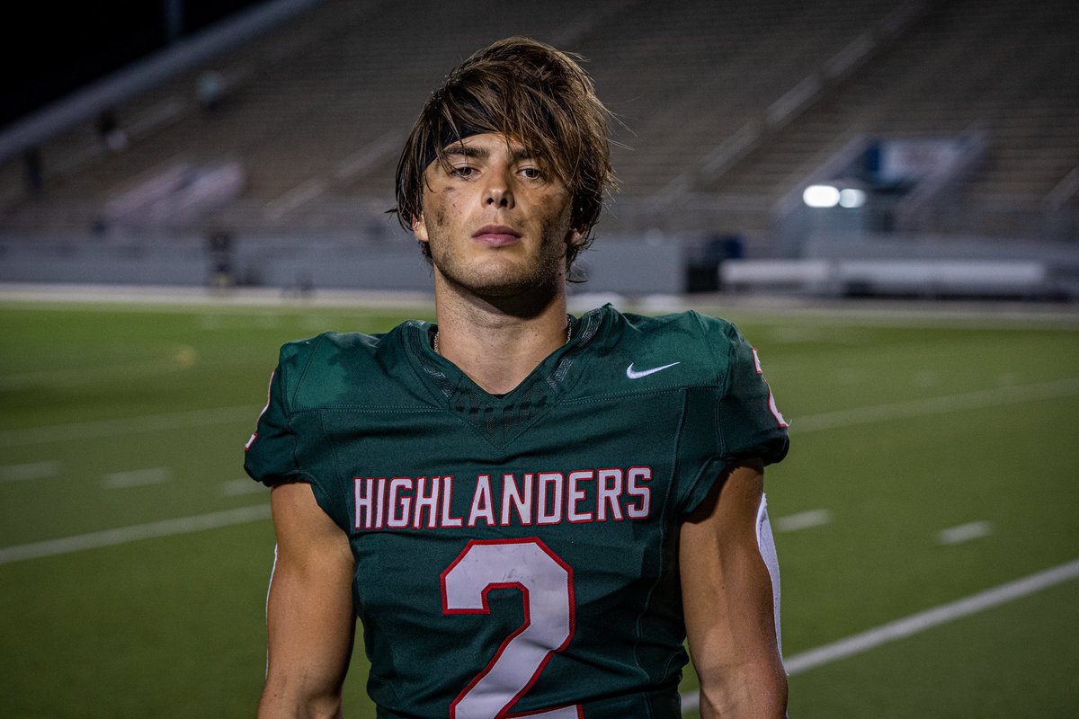 2025 The Woodlands 3⭐️ Tulsa-Commit WR Shane Walker was electric last night in win.

Walker had 2 touchdowns on the night with one of them being a huge kick return touchdown in the 1st half. Mentioned he will be back up in Tulsa next week to watch them take on Oklahoma State.