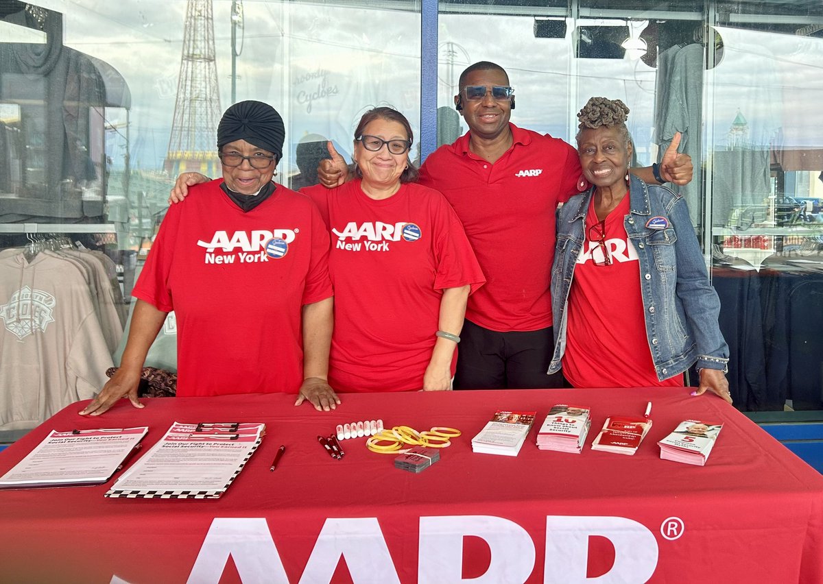 With this <a href="/AARPNY/">aarpny</a> Brooklyn volunteer crew at the last game of 8 for the season with the <a href="/BKCyclones/">Brooklyn Cyclones</a>!!