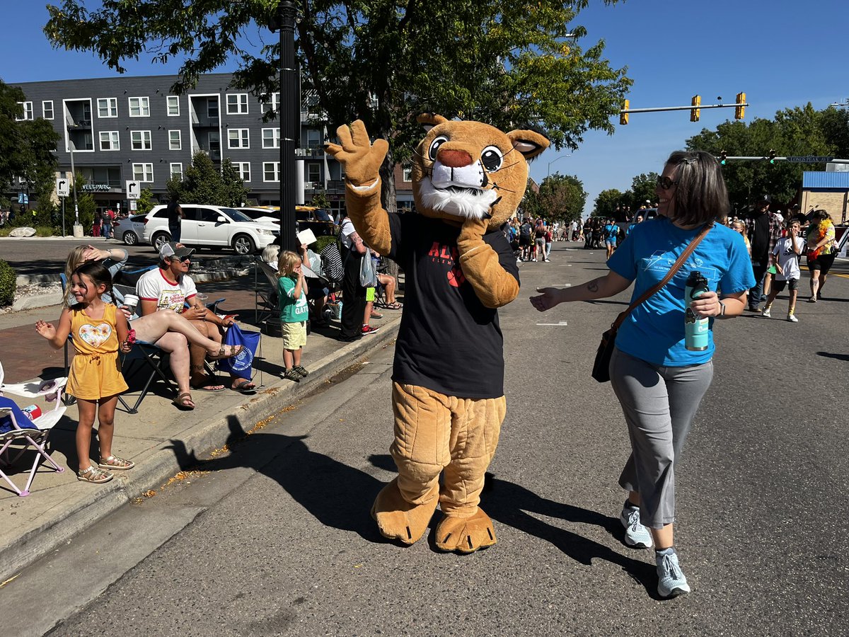 AlpineEl's tweet photo. We loved seeing so many Alpine families at today’s public education parade! 🎉 It was a great celebration of the amazing opportunities St. Vrain has to offer. #AlpinePride #StVrainStorm #PublicEducation https://t.co/GepXYjm5IL