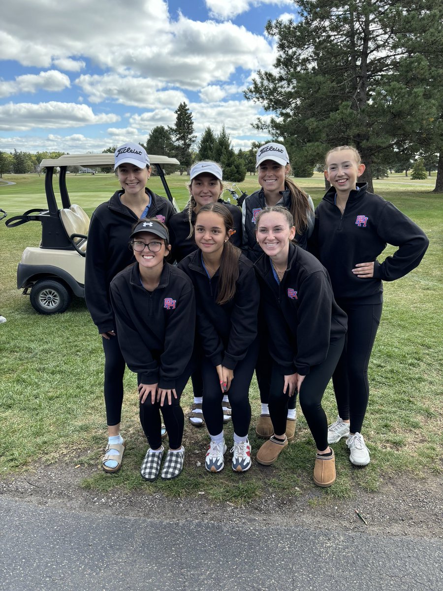 PH Girls played in the Bluestreak Invite at Ironwood today. Kasey Nelson finished 3rd out of a field of 85 girls today! Senior night will be Monday at Pike Run !
#PHGirlsGolf