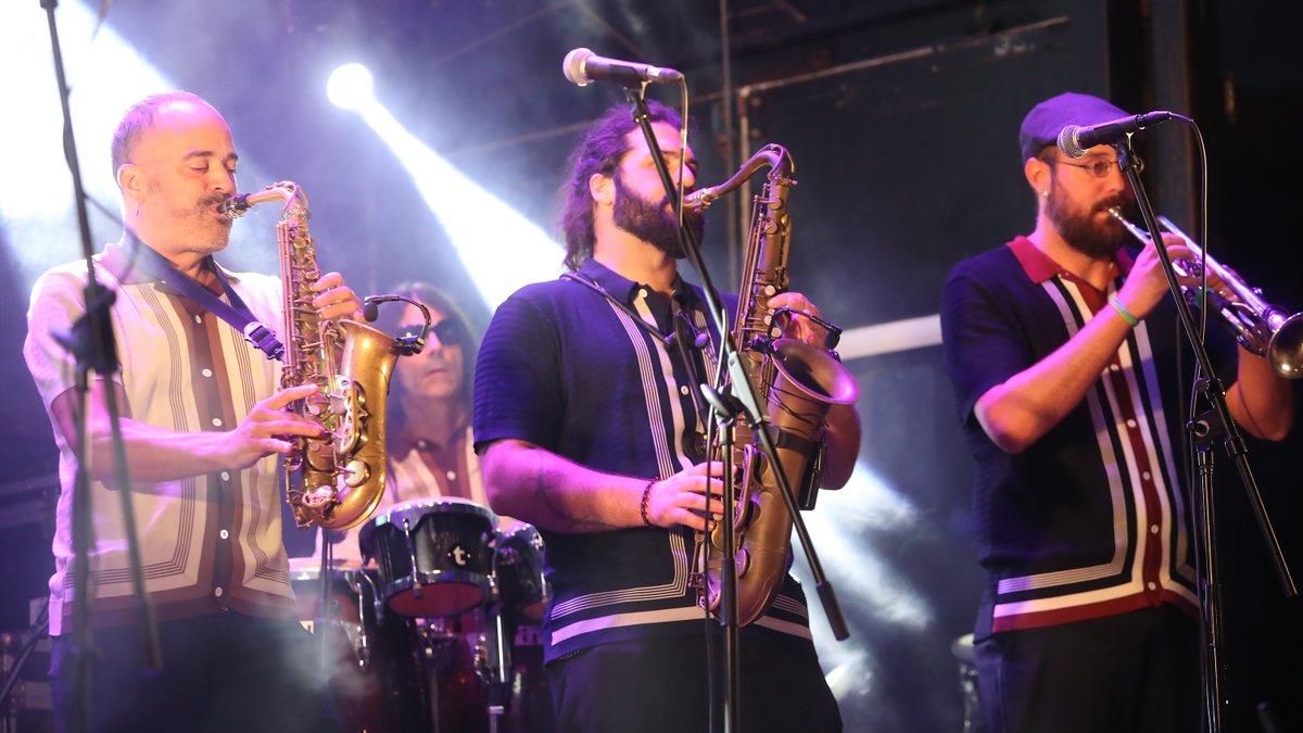 HWeekender's tweet photo. The Cherry Boppers and Patricia Reckless alejaron todas las nubes en #Ponferrada #Bierzo con su cañonazo de #funk.Imposible terminar mejor la edición de este año . Eskerrik asko #Fiestasdelaencina24 https://t.co/kPB6sRLfz6