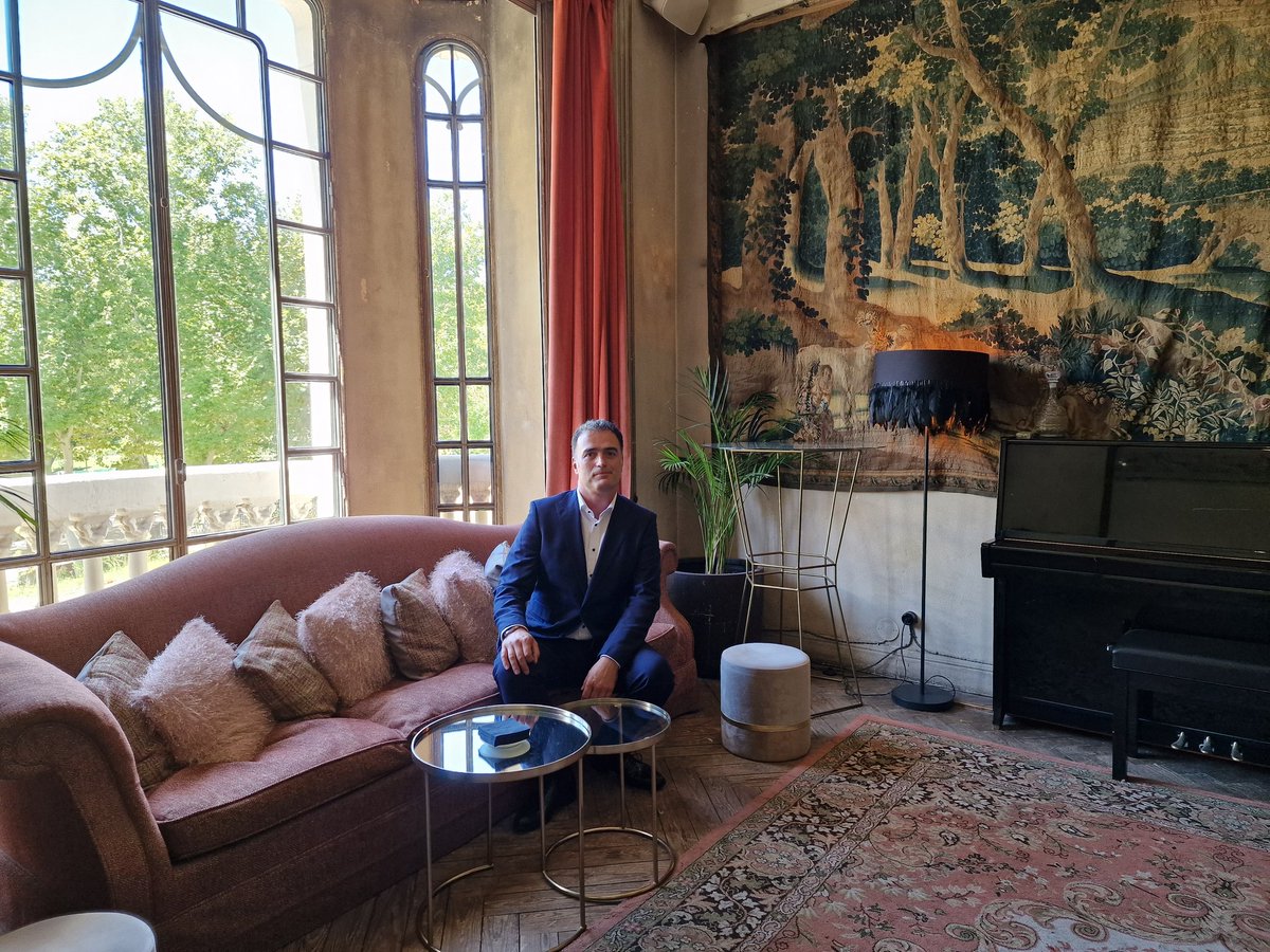 aitordelgadocom's tweet image. 🔶️We close a chapter with the graduation of the course Luxelling of #luxury management model and #luxurymindset with the expert #CesarVal
🙏🏼Thanks Cesar, Candela &amp;amp; Javier for all your help
⚒️💎Now we have to work hard to continue implementing all that we have learned
