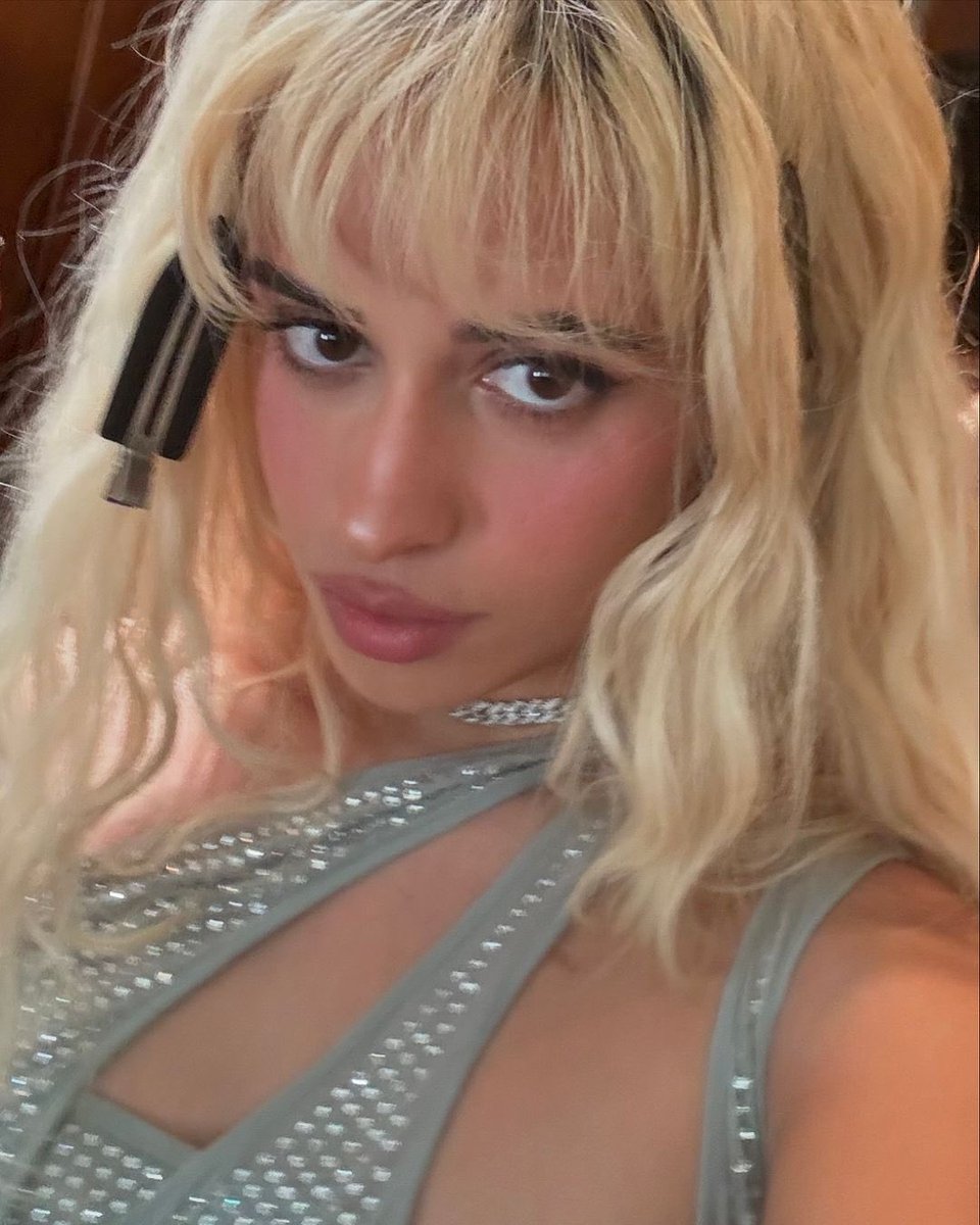 Camila_Cabello's tweet image. i let u go and i feel more like me
i wish u well 
but farrrrrr tf away from me. 

godspeed 🫡💘