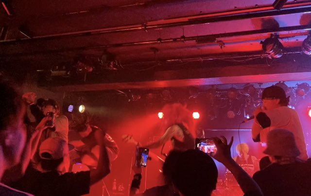 f023567's tweet photo. Rocketさんのイベント行ってきました✨
いるのがあたりまえとかあるのがあたりまえじゃないって事、何度も感じた日でした。
音楽で表現できるっていいな😢すごいライブたくさん見れました。めっちゃ楽しかった。再会して下さった方々ありがとうございました。感謝しきれない…
#AlternativeZero https://t.co/FgSo3nKpkS