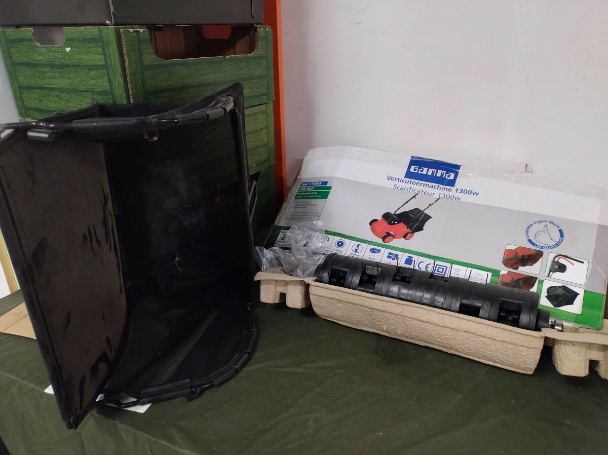 Koopplein PeelenMaas beluchtigings rol: Reageren of meer informatie? Klik hier 👉 Te koop beluchtings rol voor Gamma verticuteer machine met losse opvangbak .Afhalen dlvr.it/TCy7xw