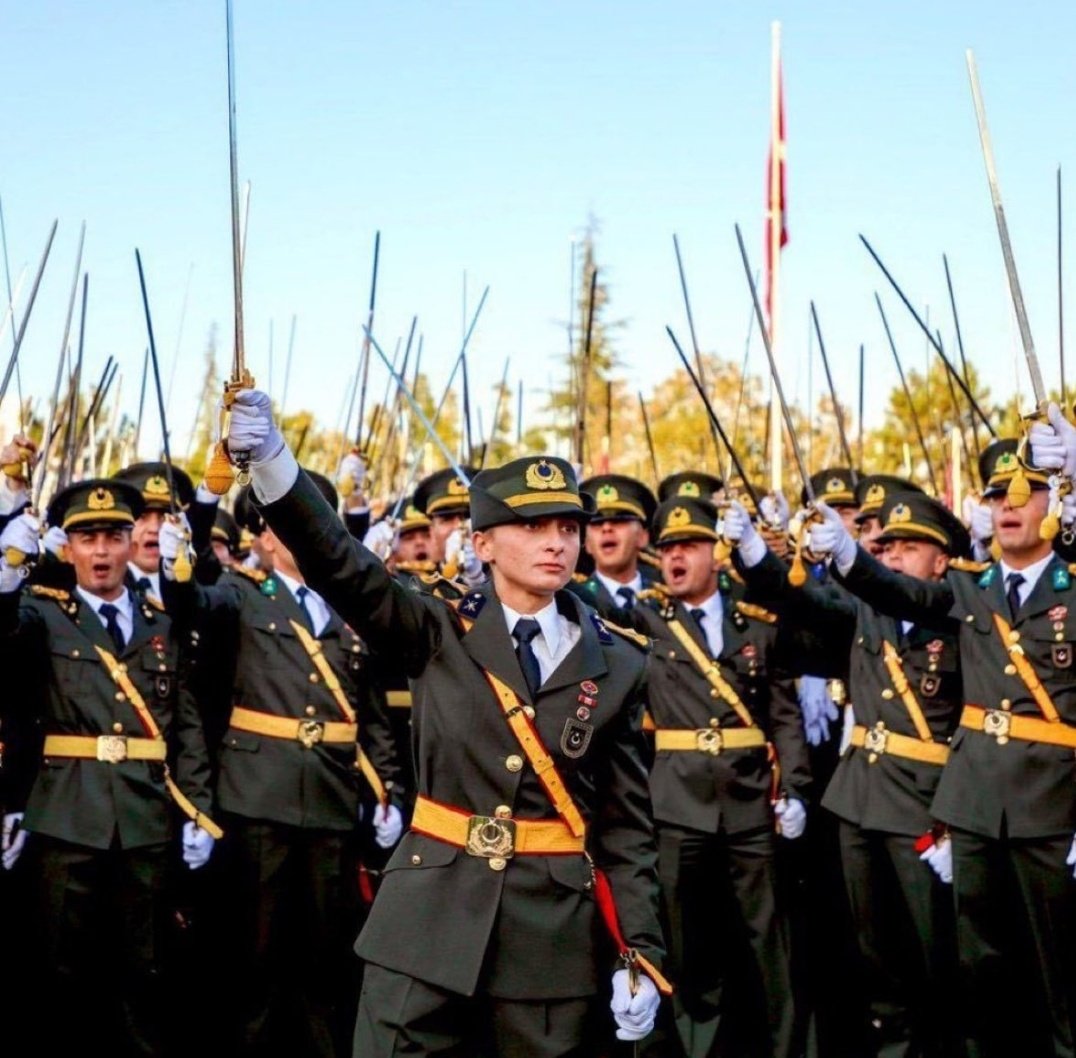 kara para aklayanlara beraat, Mustafa Kemal’in askerlerine soruşturma
Türkiye yüzyılı yersen. 
#teğmenler #MustafaKamalinAskerleriyiz