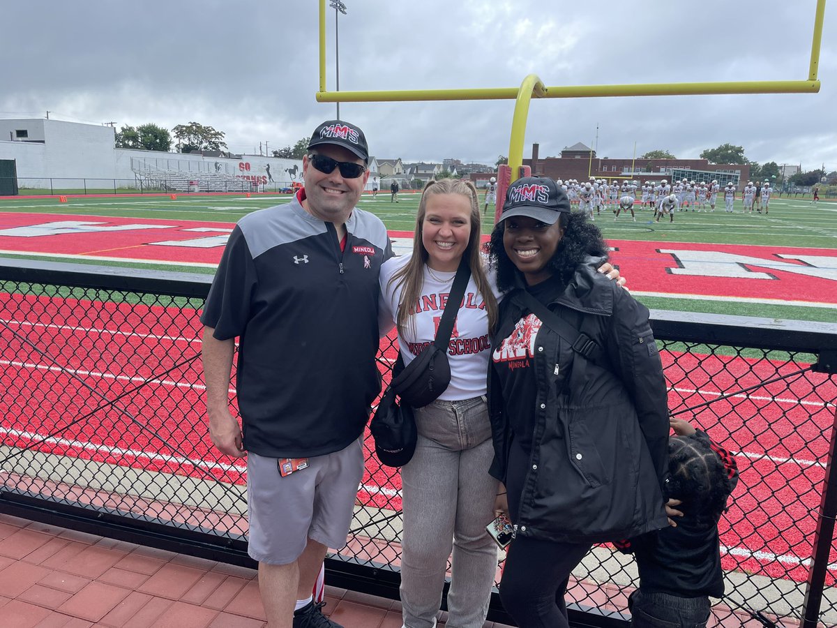 Mineola Middle School (@mineolams) on Twitter photo Rain ☔️ or shine ☀️ <a href="/MineolaMS/">Mineola Middle School</a> beams with pride!! #MineolaProud of our community for representing our school during the <a href="/MineolaUFSD/">Mineola UFSD</a> Homecoming Parade! ❤️🐎🤍 Rain ☔️ or shine ☀️ <a href="/MineolaMS/">Mineola Middle School</a> beams with pride!! #MineolaProud of our community for representing our school during the <a href="/MineolaUFSD/">Mineola UFSD</a> Homecoming Parade! ❤️🐎🤍