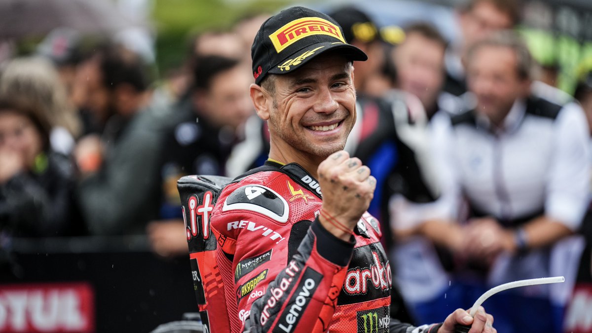 Podio ‘a sorpresa’ per Bautista, partito 17° e passato presto alle gomme da bagnato dlvr.it/TCy7zL