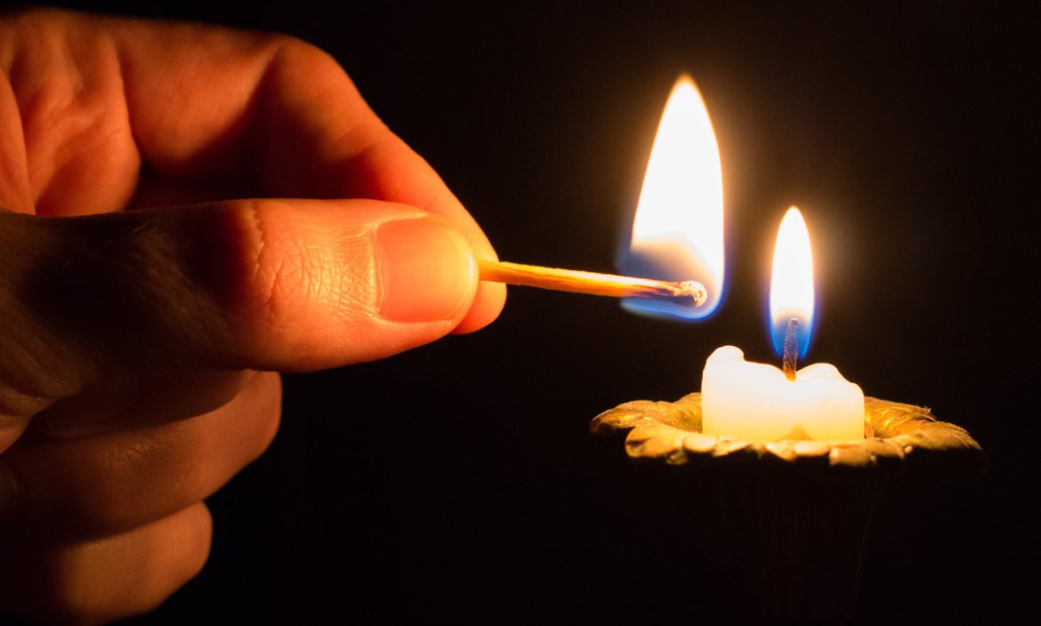 galocardenasr's tweet image. Sin previo aviso, ¡por segunda vez este año! 

Suben el IVA para supuestamente darnos seguridad, pero ni eso han cumplido. Ahora hasta sin energía nos dejan. 51 mil empleos perdidos solo el mes pasado. ¿Y qué recibimos? Más de lo mismo. La improvisación ya es patrimonio nacional.…