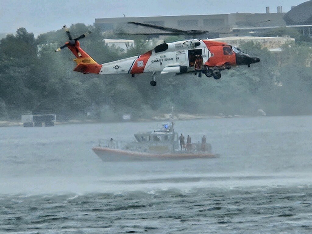 CTFortTrumbull's tweet image. Woah! The @USCG @CTFortTrumbull with @smokey_bear and @CTBoatingInfo’s #Floatie! Come out and see us today and tomorrow, Sept 7-8, 2024 @CTStateParks @NBCConnecticut check the #NewLondon camera! Thanks to our #ResidentPhotog