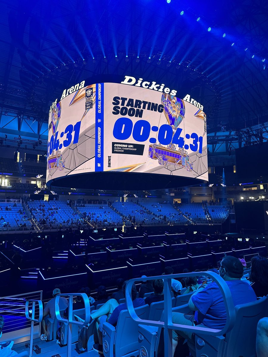 Anyone know who did the event graphics for #FNCS global championship this year?