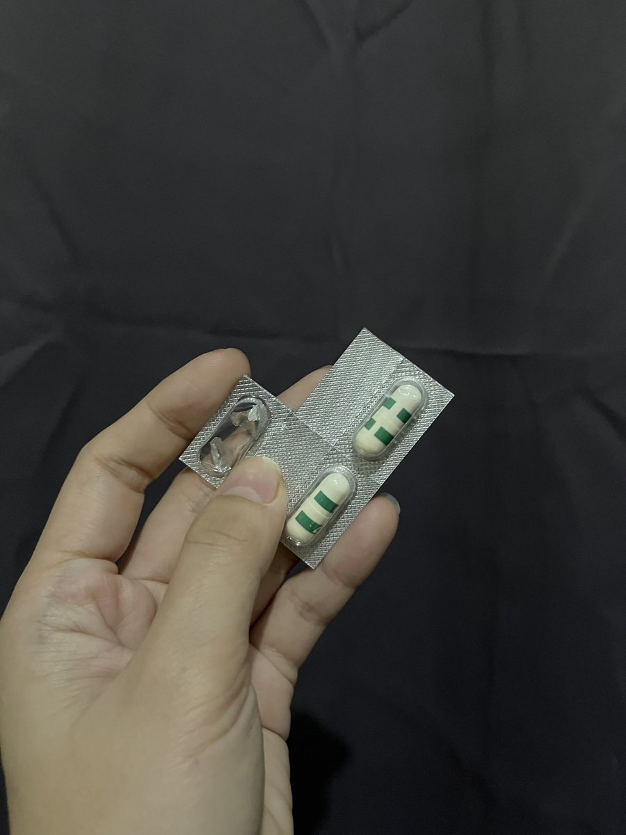 creepypervy's tweet photo. Time check 1:50 kasi di mo na naman kaya 🙃 https://t.co/BXW9gO2AWD